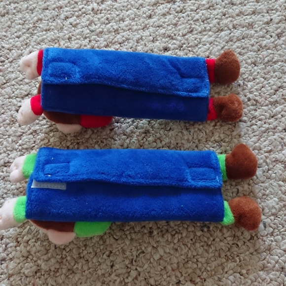 Super Mario Bros Plush car set belts covers Set - Red and Green - Picture 9 of 9